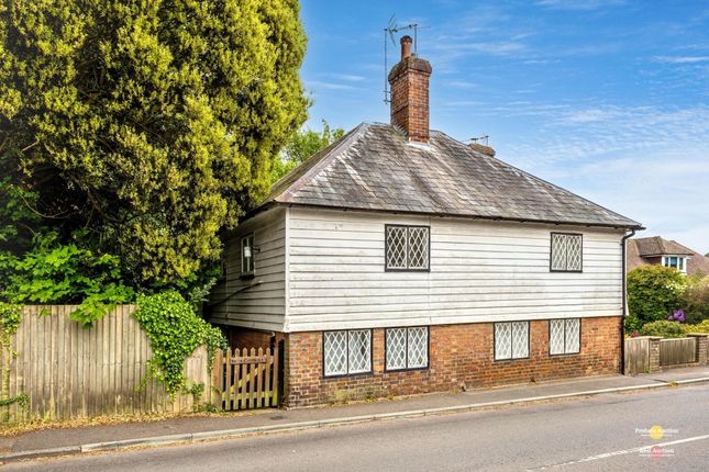 3 bed property, in The Old Almhouses, £200,000