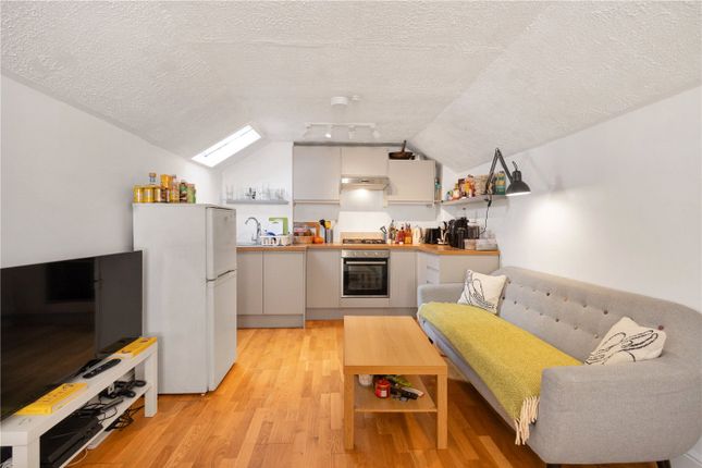 2 bed property, in East Dulwich Road, £550,000