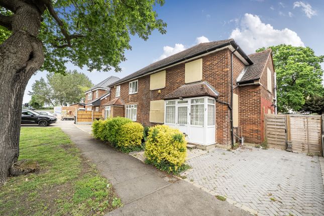3 bed property, in Manford Way, £537,500