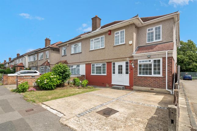 5 bed property, in Grosvenor Avenue, £729,950