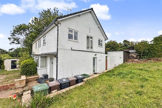 1 bed property, in Pickford Hill, £240,000