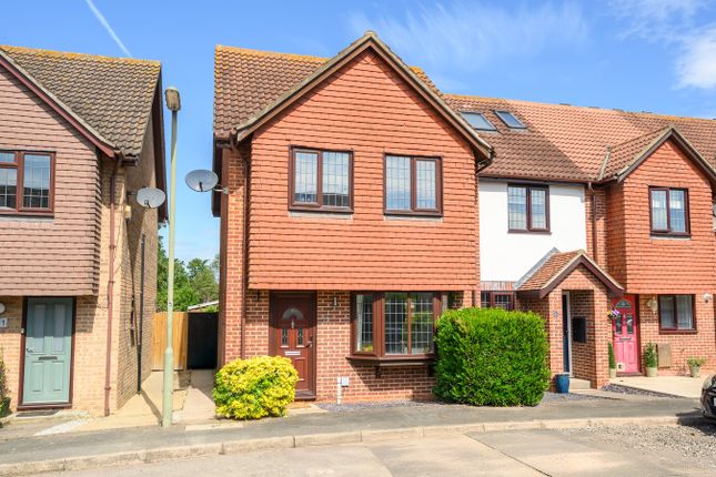 3 bed property, in Armstrong Close, £550,000