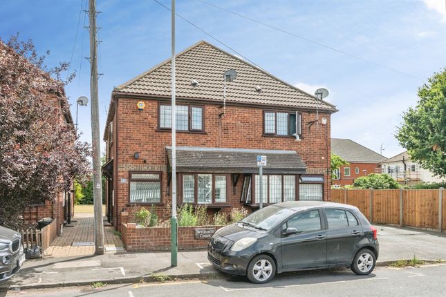 1 bed property, in Betterton Road, £220,000
