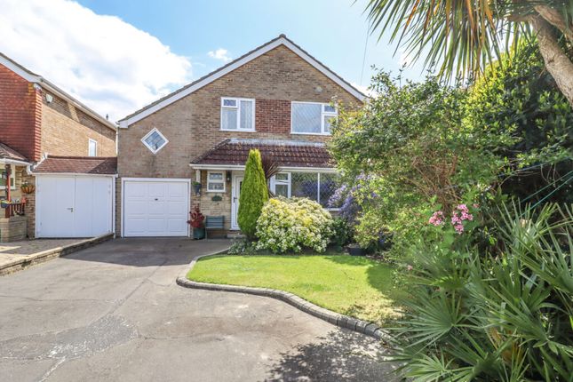 3 bed property, in Dover Court, £575,000