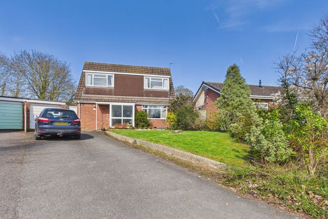 3 bed property, in Lyndhurst Crescent, £349,950