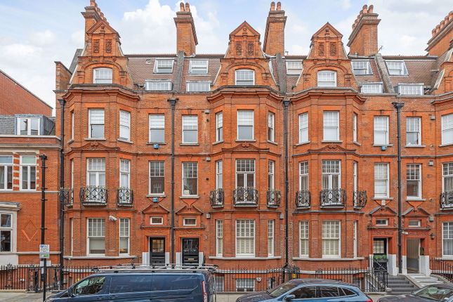 1 bed property, in Culford Gardens, £695,000