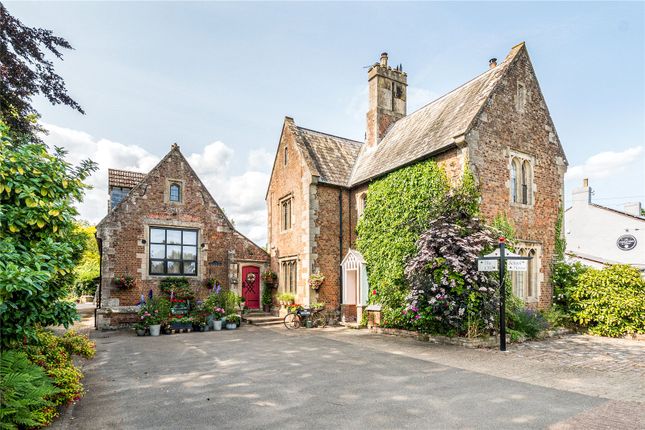 5 bed property, in High Road, £650,000