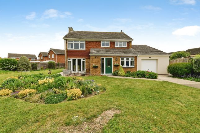 4 bed property, in Hoo Road, £750,000