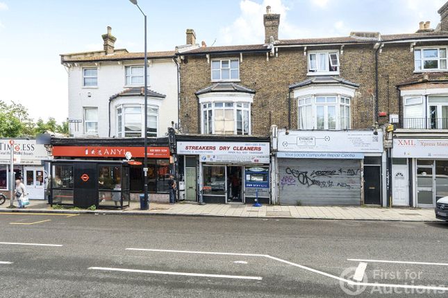 2 bed property, in Burnt Ash Hill, £100,000