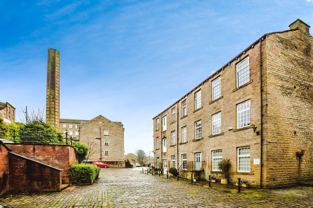 1 bed property, in Wharf Street, £54,000