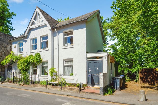 3 bed property, in Pound Lane, £325,000