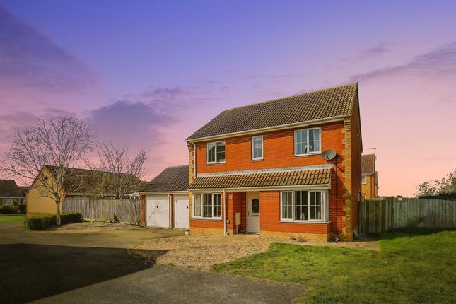 4 bed property, in Drovers Close, £350,000