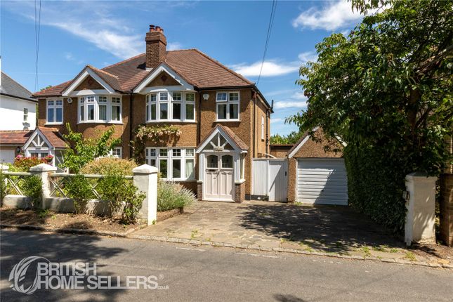3 bed property, in Rookery Road, £740,000
