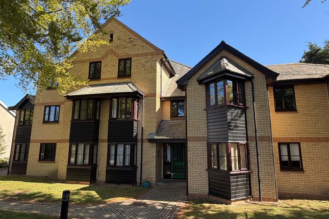 2 bed property, in New Road, £240,000