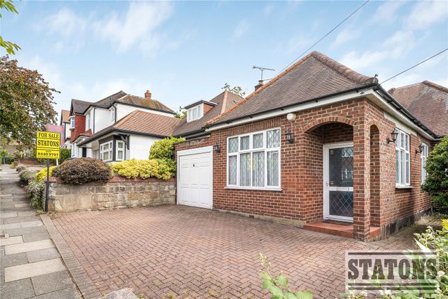 3 bed property, in Ashurst Road, £825,000