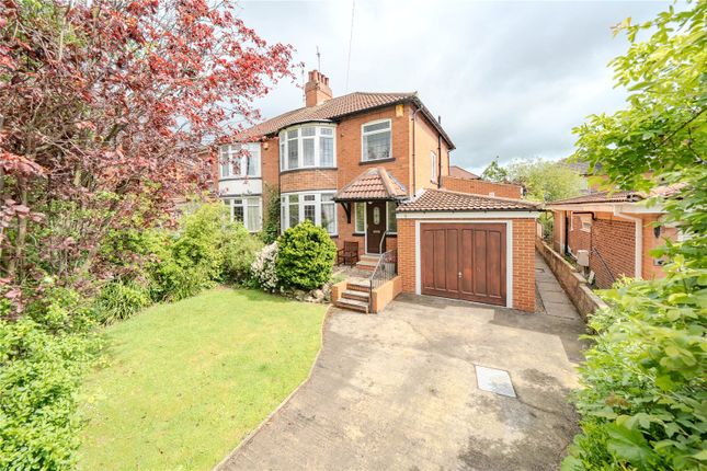 3 bed property, in Avenue Gardens, £425,000
