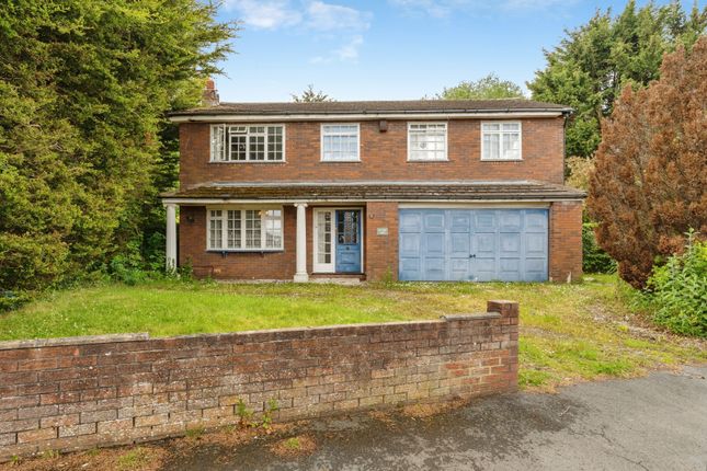 4 bed property, in Llwyni Drive, £280,000