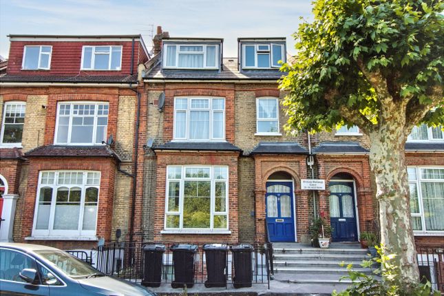 3 bed property, in Flat 13 William Bullough Court, £230,000