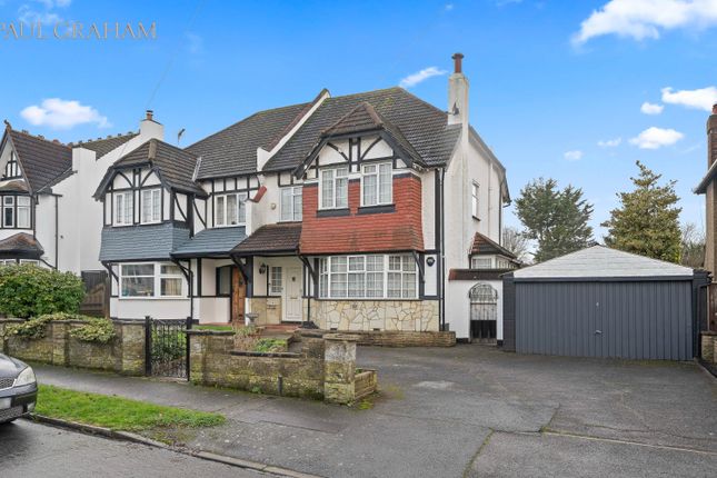 4 bed property, in Salcott Road, £650,000
