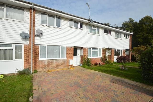 3 bed property, in Busdens Way, £350,000