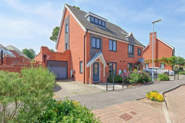 4 bed property, in Doolittle Avenue, £525,000
