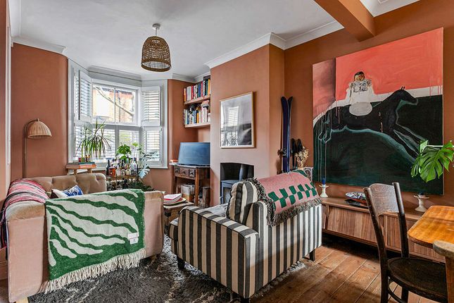 2 bed property, in Oakdale Road, £620,000