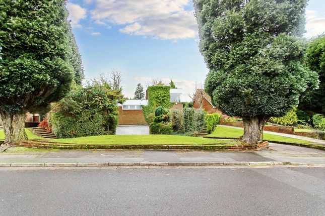 4 bed property, in Ringley Drive, £795,000