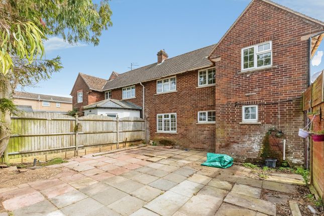 3 bed property, in Addington Road, £270,000