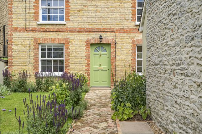 3 bed property, in Scotts Lane, £575,000