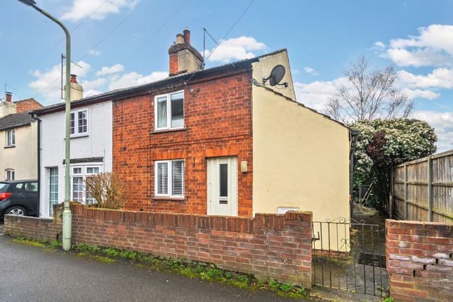 2 bed property, in The Warren, £260,000