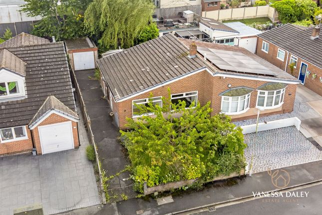 2 bed property, in Seymour Road, £160,000
