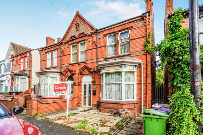 4 bed property, in Goldthorn Hill, £220,000
