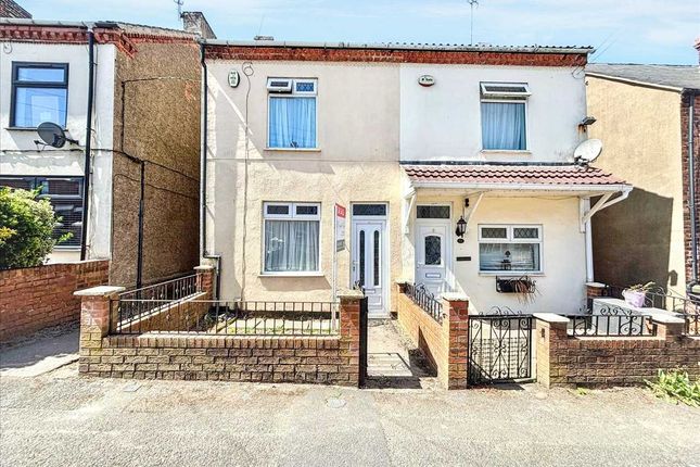 2 bed property, in Sherwood Street, £140,000