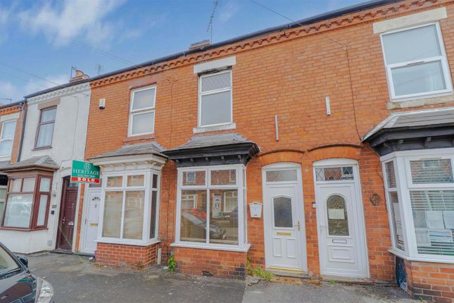 2 bed property, in Fairfield Road, £220,000