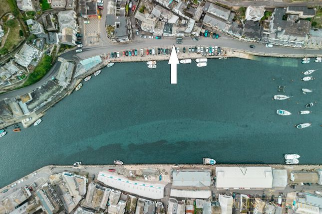 3 bed property, in The Quay, £300,000