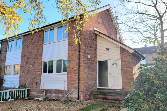 3 bed property, in Castle Meadow, £220,000
