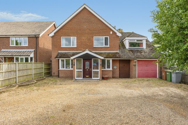 5 bed property, in Fifers Lane, £425,000