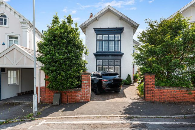 4 bed property, in Eaton Crescent, £700,000