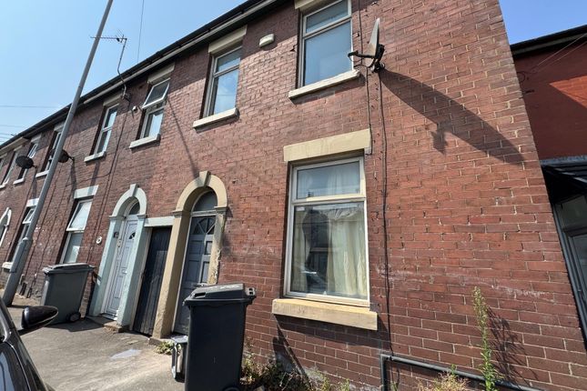 3 bed property, in Leyland Road, £130,000
