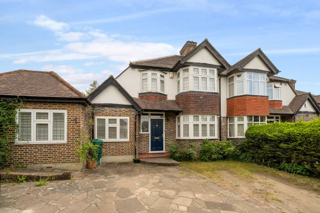 4 bed property, in Stone Park Avenue, £950,000