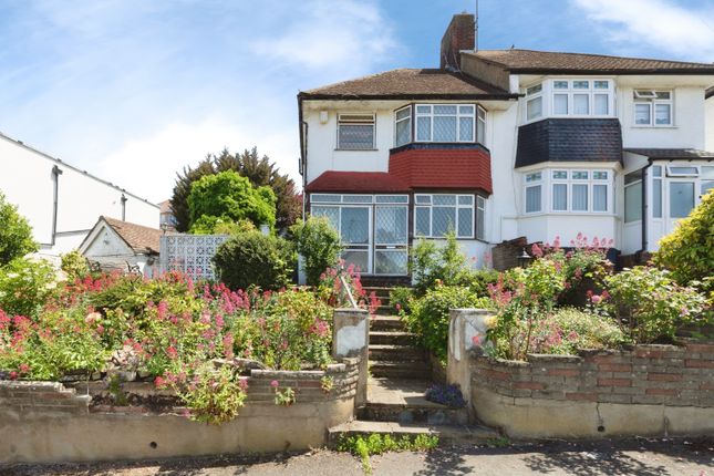 3 bed property, in Lansdowne Road, £650,000