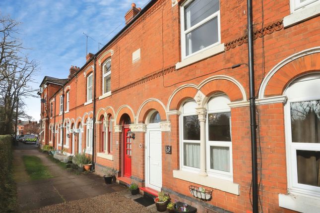 3 bed property, in Woodfield Crescent, £180,000