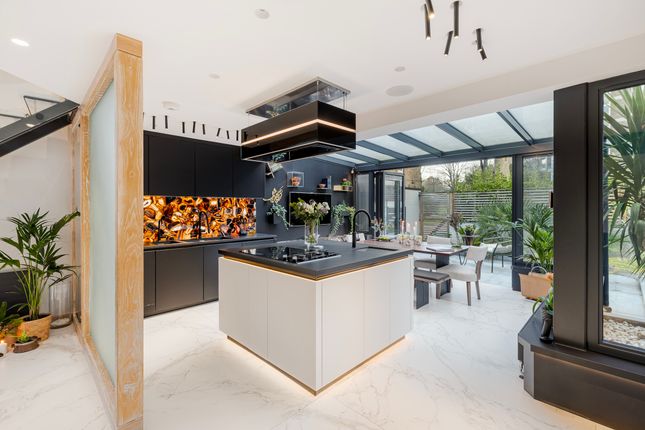 2 bed property, in Melbury Road, £3,950,000