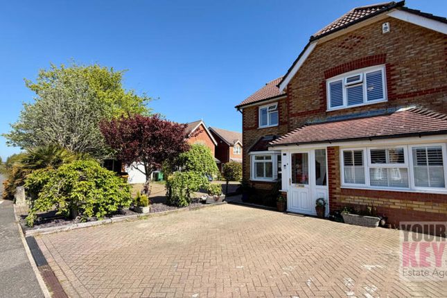 4 bed property, in Heron Forstel Avenue, £520,000