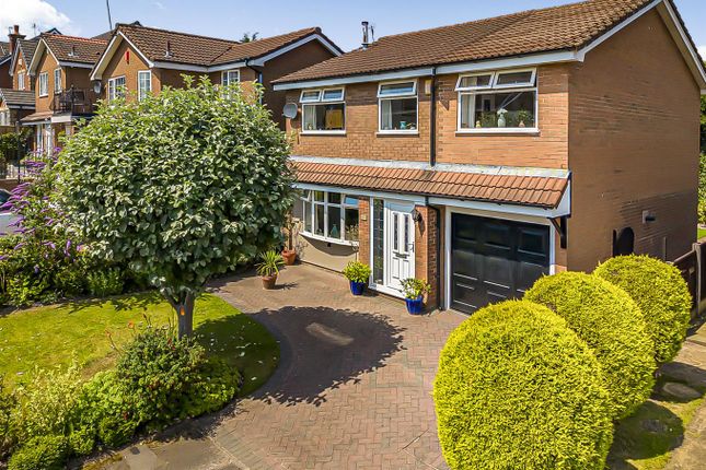 5 bed property, in Raylees, £435,000