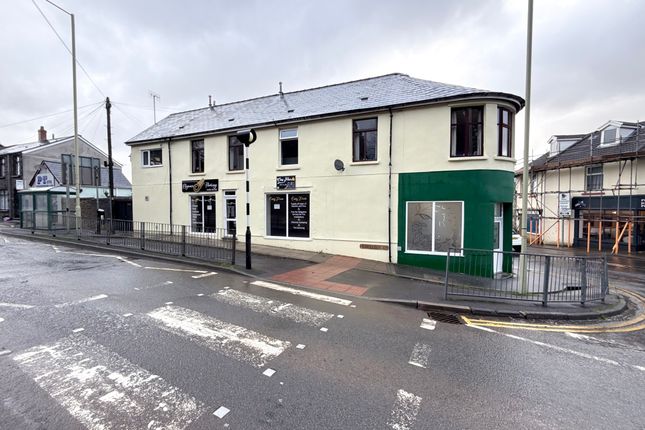 4 bed property, in Cemetery Road, £230,000