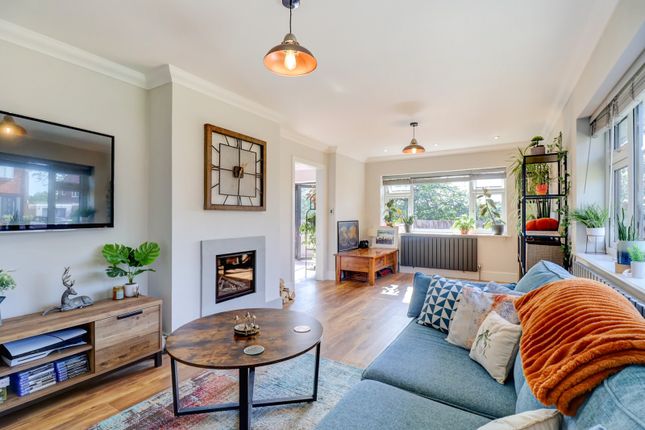 2 bed property, in Brackley Road, £600,000