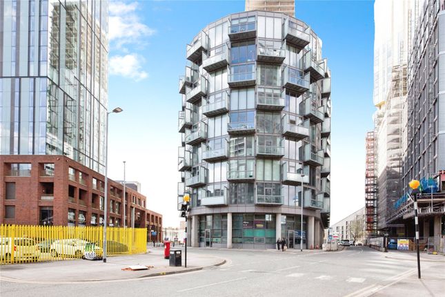 1 bed property, in Greengate, £125,000