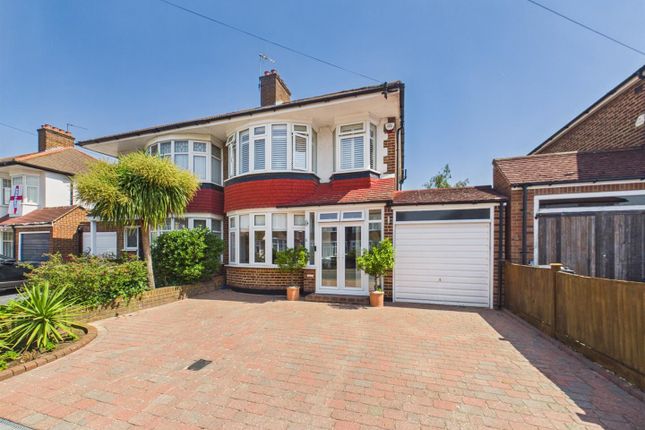 3 bed property, in Rosebury Vale, £780,000