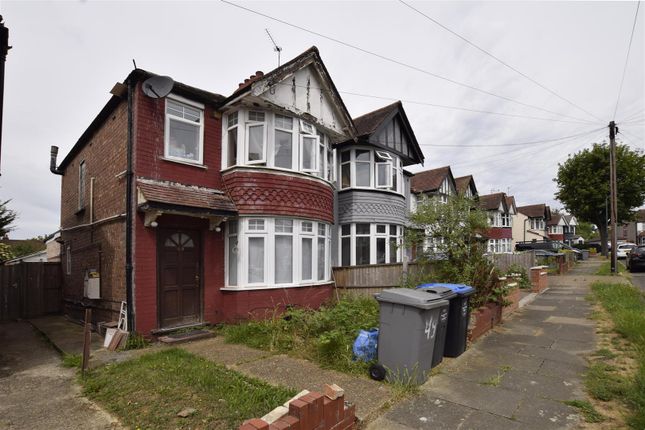 3 bed property, in Lancelot Crescent, £550,000